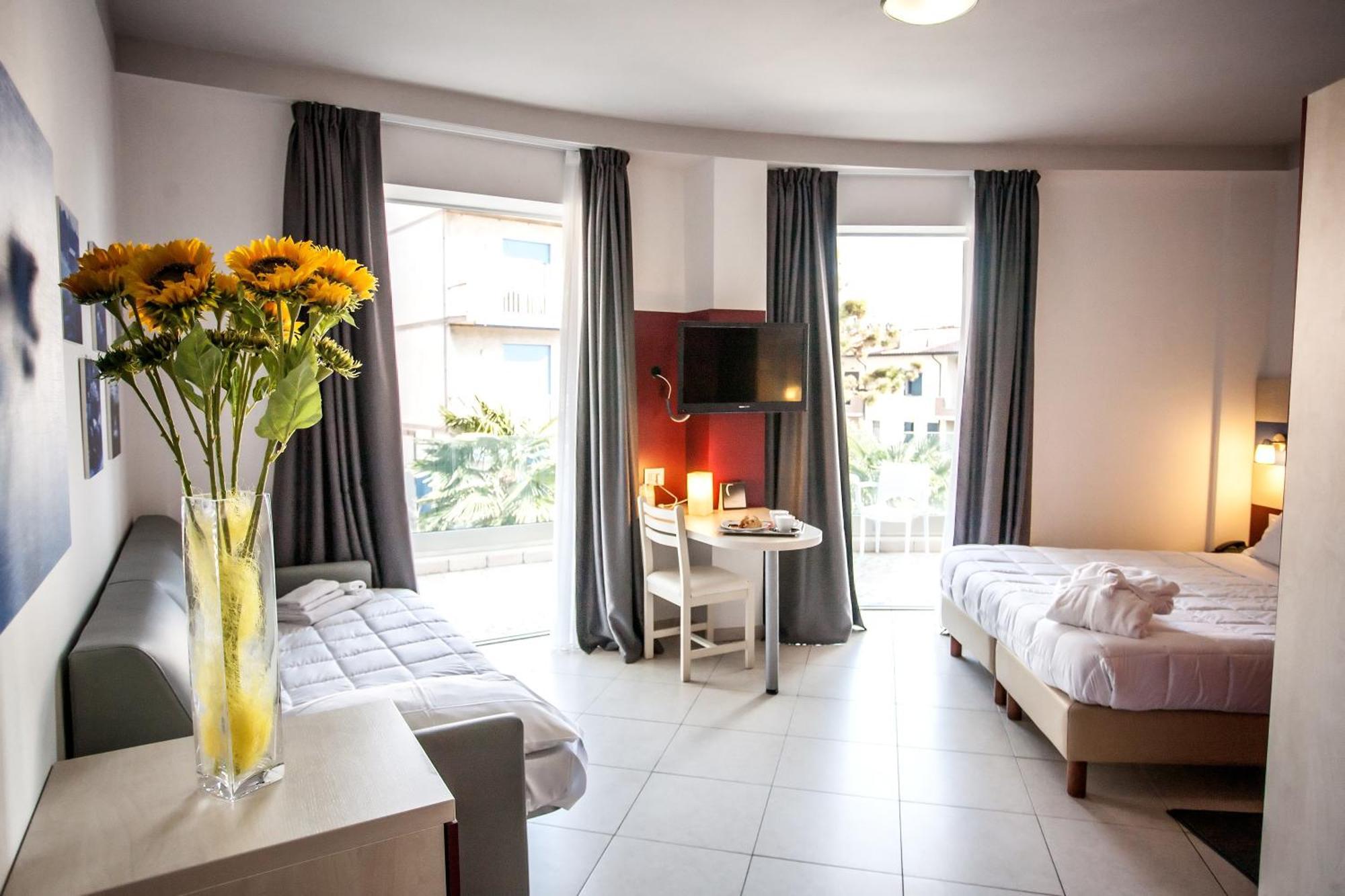 Hotel Oceanomare Punta Marina Chambre photo